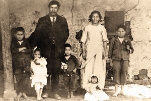 Familia ladina.jpg